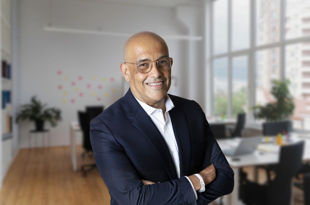 Mag. Carlos Villa: gestión, visión y aprendizaje para construir instituciones que perduren