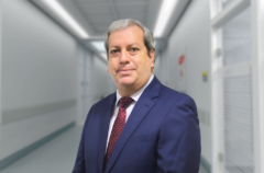 Mag. Luis Alcides García: gestión, servicio y liderazgo para transformar la salud 