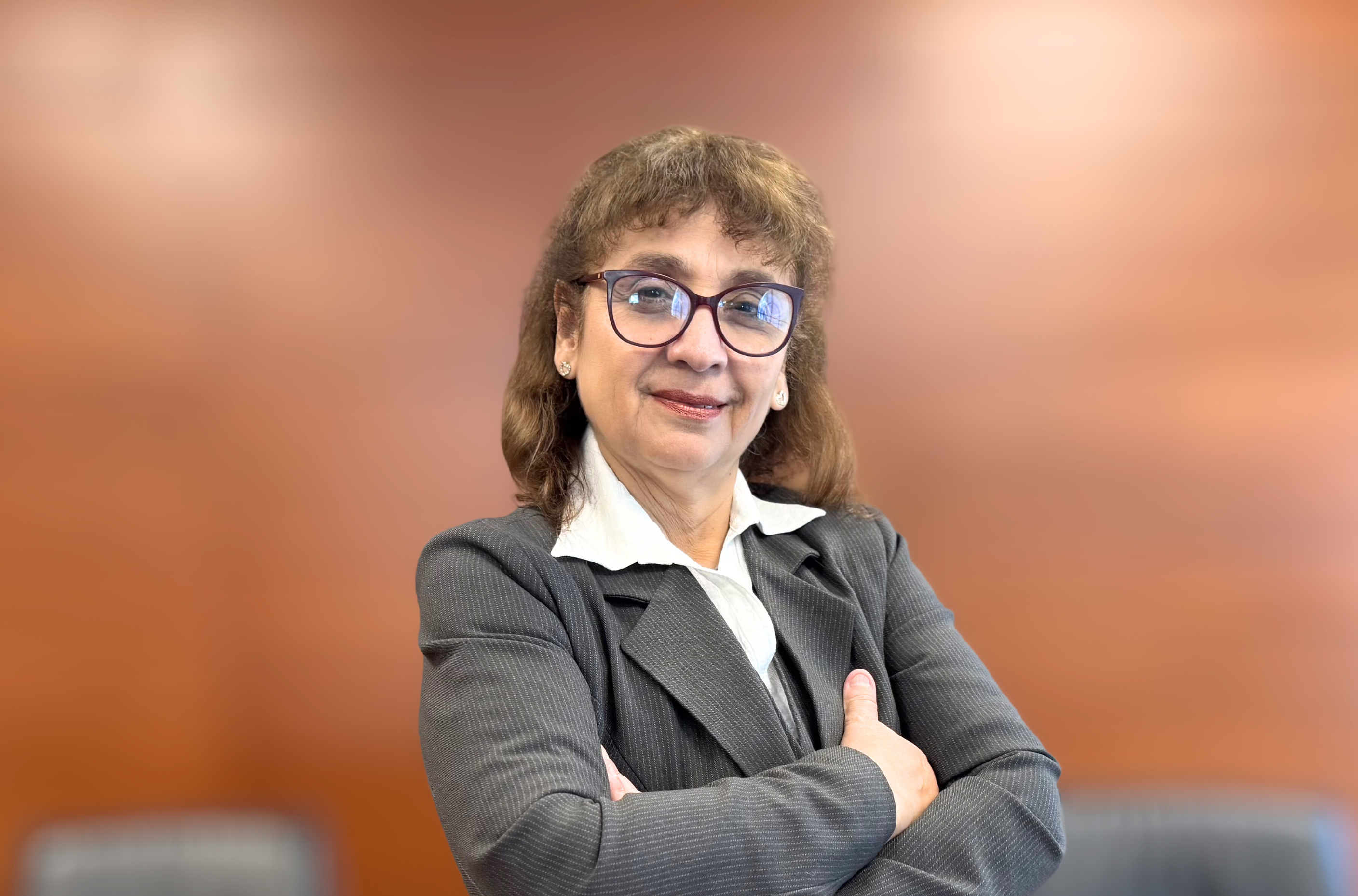 Dra. Elisa Robles: Transformando la educación a través del currículo y responder a nuevos desafíos de formación.